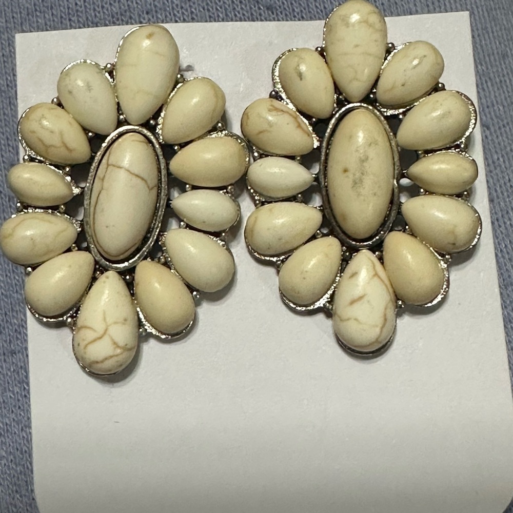 Women’s Bone color Earrings